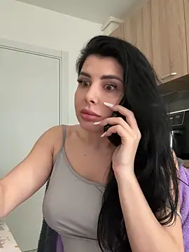 Snapshot of Scarlett-Dream chatting on February 24, 2025, 9:43 am Scarlett-Dream online show from February 24, 2025, 9:43 am