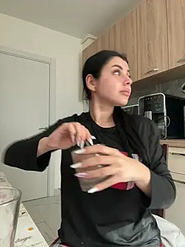 Snapshot of Scarlett-Dream chatting on February 26, 2025, 8:37 am Scarlett-Dream online show from February 26, 2025, 8:37 am