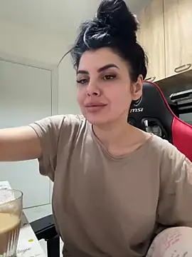 Snapshot of Scarlett-Dream chatting on February 28, 2025, 7:15 am Scarlett-Dream online show from February 28, 2025, 7:15 am