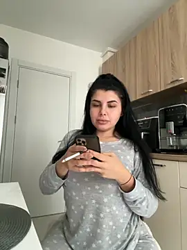 Snapshot of Scarlett-Dream chatting on November 6, 2025, 8:59 am Scarlett-Dream online show from November 6, 2025, 8:59 am