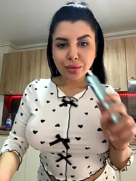 Snapshot of Scarlett-Dream chatting on November 18, 2025, 9:47 am Scarlett-Dream online show from November 18, 2025, 9:47 am