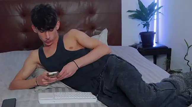 Snapshot of DanielCrush1 chatting on February 22, 2025, 6:52 pm DanielCrush1 online show from February 22, 2025, 6:52 pm