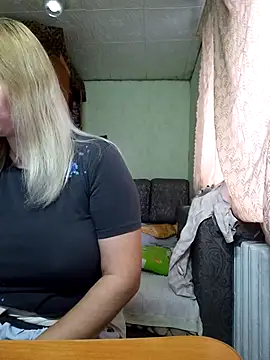 BustyBlond online show from October 26, 2025, 1:39 pm