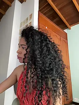 GabriSaenz online show from March 18, 2025, 1:20 pm