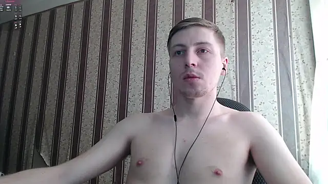 Snapshot of darienlarge chatting on February 20, 2025, 2:02 pm darienlarge online show from February 20, 2025, 2:02 pm