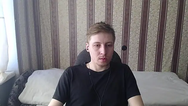 Snapshot of darienlarge chatting on March 21, 2025, 2:29 pm darienlarge online show from March 21, 2025, 2:29 pm