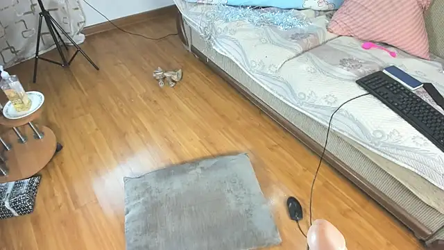 Snapshot of mia_choo chatting on February 10, 2025, 10:30 pm mia choo online show from February 10, 2025, 10:30 pm