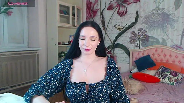 Snapshot of AliciaBow chatting on February 22, 2025, 5:35 pm AliciaBow online show from February 22, 2025, 5:35 pm