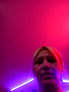 Nicolle Milf online show from November 13, 2025, 6:18 pm