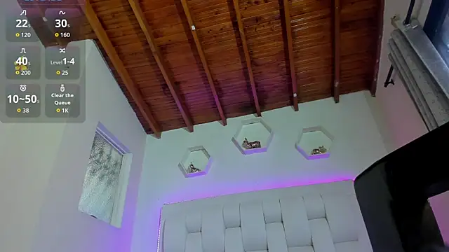 shanakendall online show from November 15, 2025, 2:13 pm