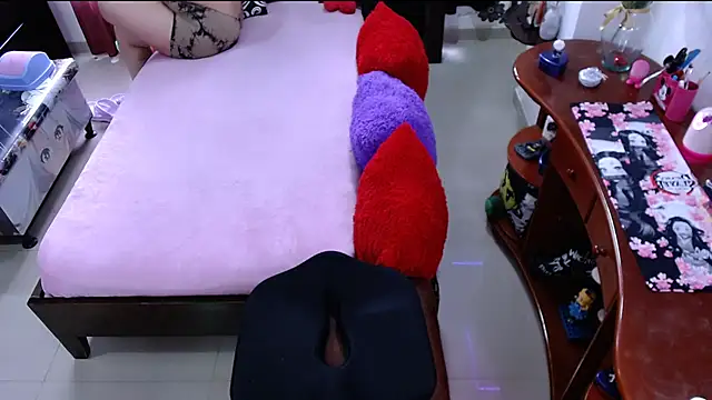 lufek23 online show from January 26, 2025, 1:36 pm