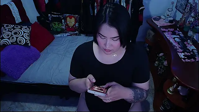 lufek23 online show from October 5, 2025, 3:54 pm