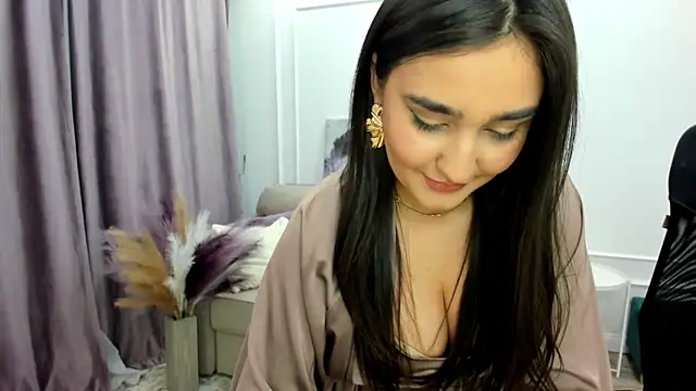 GoldenHeart 1 online show from February 22, 2025, 4:40 pm