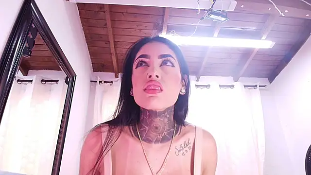 Snapshot of danna_berlin_ chatting on January 18, 2025, 7:15 pm danna berlin online show from January 18, 2025, 7:15 pm