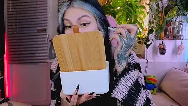 Snapshot of jelya_sg chatting on November 15, 2025, 2:02 pm jelya sg online show from November 15, 2025, 2:02 pm