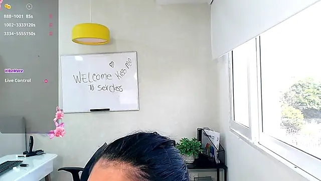 Snapshot of Sassy--Girl chatting on January 14, 2025, 7:11 pm Sassy--Girl online show from January 14, 2025, 7:11 pm