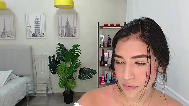 Snapshot of Sassy--Girl chatting on March 10, 2025, 6:12 pm Sassy--Girl online show from March 10, 2025, 6:12 pm