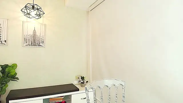 Snapshot of Sassy--Girl chatting on September 18, 2025, 6:10 pm Sassy--Girl online show from September 18, 2025, 6:10 pm