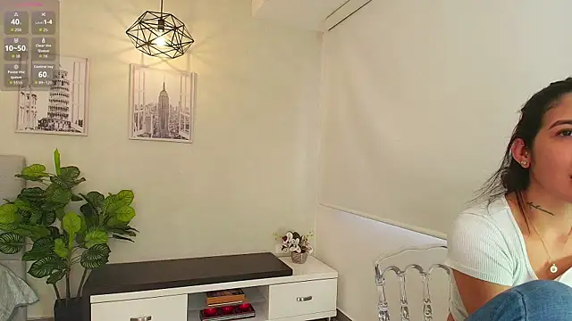 Snapshot of Sassy--Girl chatting on September 25, 2025, 6:11 pm Sassy--Girl online show from September 25, 2025, 6:11 pm