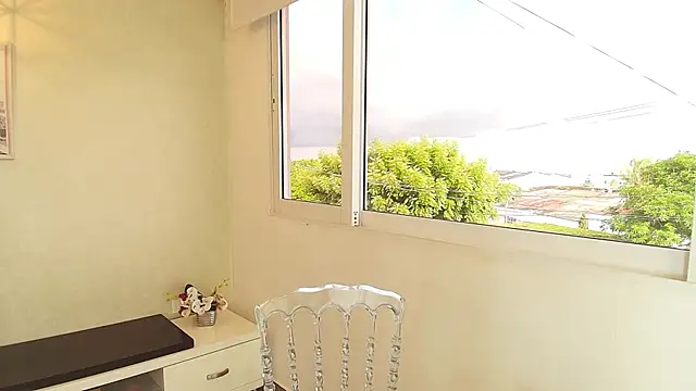 Snapshot of Sassy--Girl chatting on October 6, 2025, 9:23 pm Sassy--Girl online show from October 6, 2025, 9:23 pm