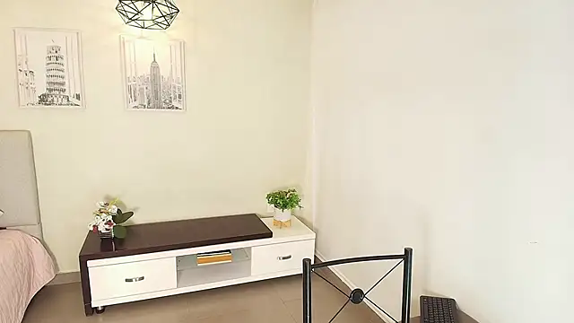 Snapshot of Sassy--Girl chatting on November 21, 2025, 6:17 pm Sassy--Girl online show from November 21, 2025, 6:17 pm