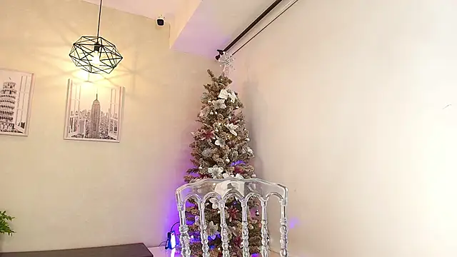 Snapshot of Sassy--Girl chatting on November 29, 2025, 7:50 pm Sassy--Girl online show from November 29, 2025, 7:50 pm