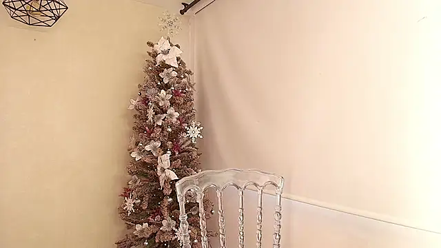 Snapshot of Sassy--Girl chatting on December 5, 2025, 7:21 pm Sassy--Girl online show from December 5, 2025, 7:21 pm