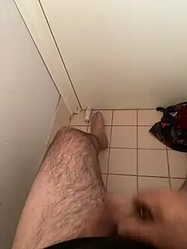 Snapshot of hairysmallcockguy chatting on December 9, 2024, 5:18 am hairysmallcockguy online show from December 9, 2024, 5:18 am