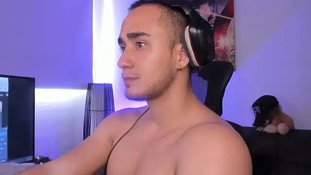 Snapshot of AlexRivera6 chatting on December 25, 2024, 6:52 pm AlexRivera6 online show from December 25, 2024, 6:52 pm