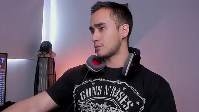 Snapshot of AlexRivera6 chatting on February 3, 2025, 8:35 pm AlexRivera6 online show from February 3, 2025, 8:35 pm