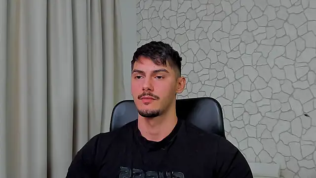 Snapshot of ClintMasters chatting on January 31, 2025, 1:12 pm ClintMasters online show from January 31, 2025, 1:12 pm