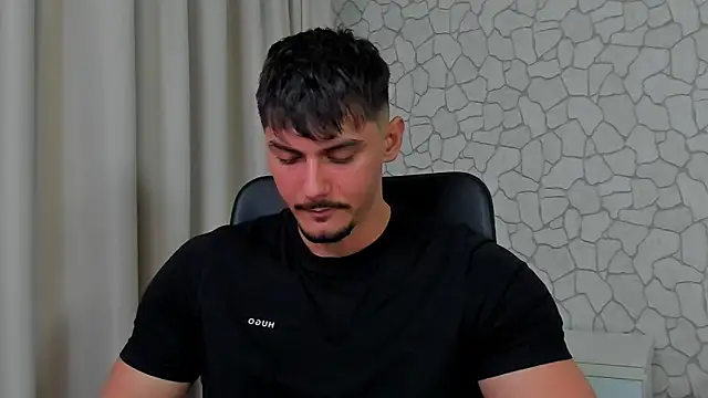 Snapshot of ClintMasters chatting on February 4, 2025, 5:10 am ClintMasters online show from February 4, 2025, 5:10 am