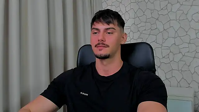 Snapshot of ClintMasters chatting on February 4, 2025, 8:13 am ClintMasters online show from February 4, 2025, 8:13 am