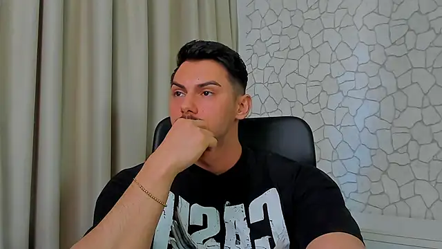 Snapshot of ClintMasters chatting on February 10, 2025, 8:53 am ClintMasters online show from February 10, 2025, 8:53 am