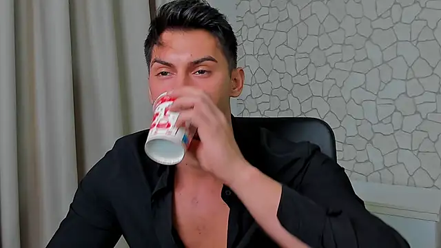 Snapshot of ClintMasters chatting on February 15, 2025, 8:22 am ClintMasters online show from February 15, 2025, 8:22 am