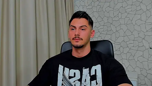 Snapshot of ClintMasters chatting on February 20, 2025, 2:35 pm ClintMasters online show from February 20, 2025, 2:35 pm