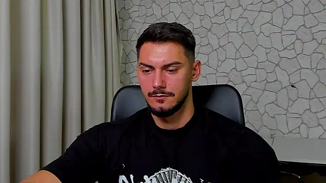 Snapshot of ClintMasters chatting on October 4, 2025, 4:32 am ClintMasters online show from October 4, 2025, 4:32 am