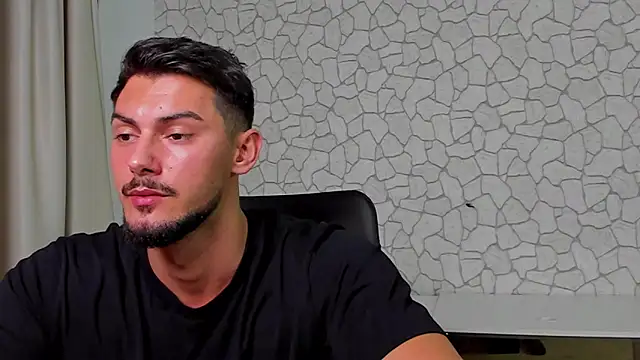 Snapshot of ClintMasters chatting on November 17, 2025, 5:46 am ClintMasters online show from November 17, 2025, 5:46 am