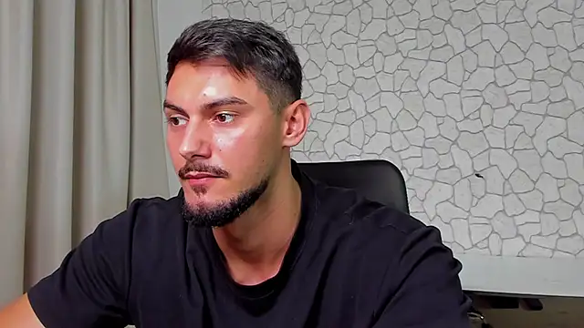 Snapshot of ClintMasters chatting on November 20, 2025, 7:52 am ClintMasters online show from November 20, 2025, 7:52 am