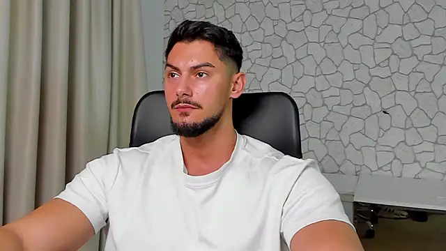 Snapshot of ClintMasters chatting on November 28, 2025, 6:38 am ClintMasters online show from November 28, 2025, 6:38 am