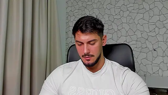 Snapshot of ClintMasters chatting on December 4, 2025, 6:01 am ClintMasters online show from December 4, 2025, 6:01 am