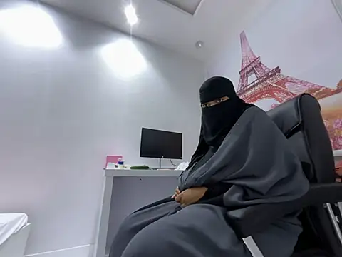 Snapshot of Submissive_Arab chatting on February 15, 2025, 11:50 am Submissive Arab online show from February 15, 2025, 11:50 am