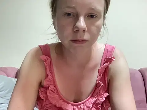 Snapshot of SweetLucy96 chatting on September 13, 2025, 3:34 pm SweetLucy96 online show from September 13, 2025, 3:34 pm