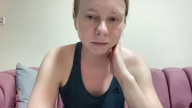 Snapshot of SweetLucy96 chatting on October 1, 2025, 12:44 pm SweetLucy96 online show from October 1, 2025, 12:44 pm