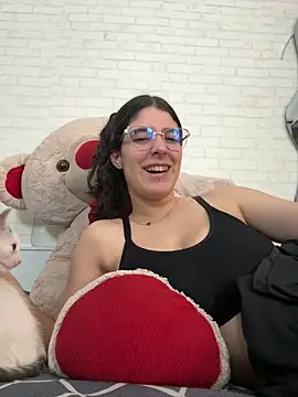 Snapshot of _Niah_ chatting on February 3, 2025, 8:24 pm Niah online show from February 3, 2025, 8:24 pm