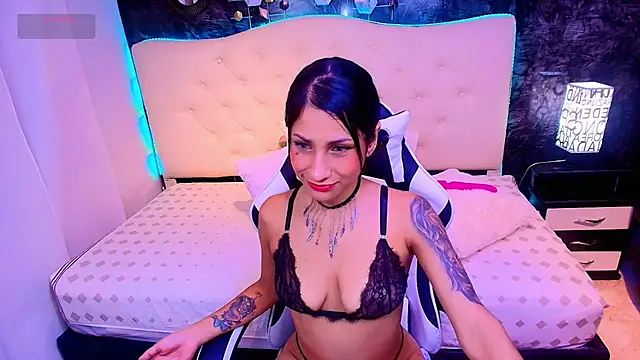 Snapshot of tamara_colliins_ chatting on October 13, 2025, 4:12 am tamara colliins online show from October 13, 2025, 4:12 am