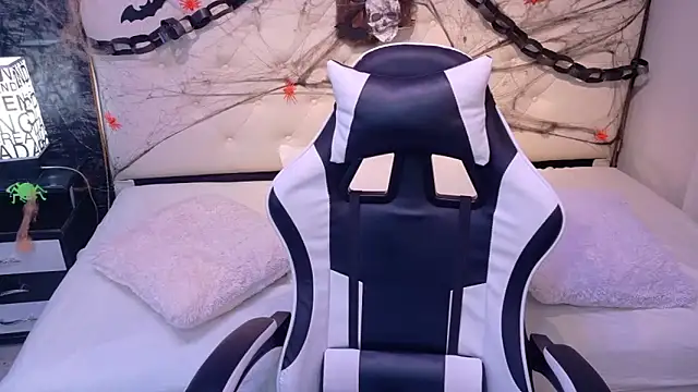 Snapshot of tamara_colliins_ chatting on October 26, 2025, 4:29 am tamara colliins online show from October 26, 2025, 4:29 am