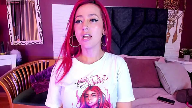 Mia-Bloom online show from March 11, 2025, 6:32 am