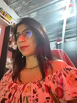 kateeen18 online show from December 18, 2025, 3:12 am