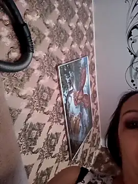 LeilaSaint online show from December 2, 2025, 7:57 am